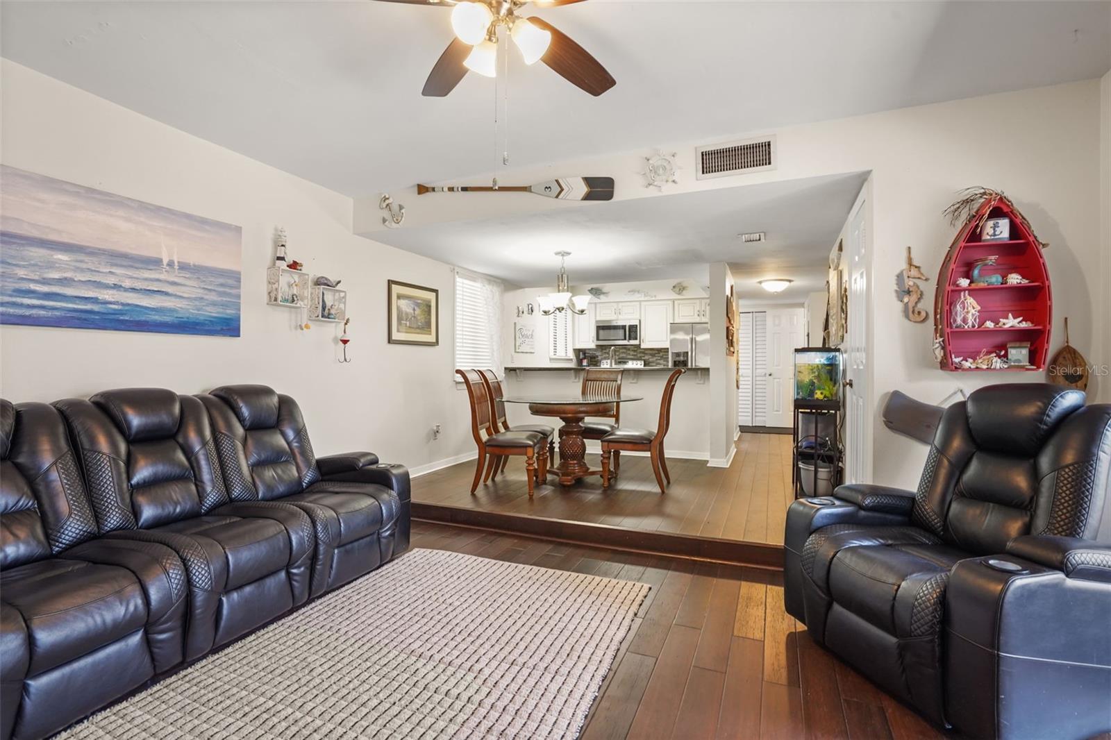 ERROL OAKS CONDO 01 - Residential
