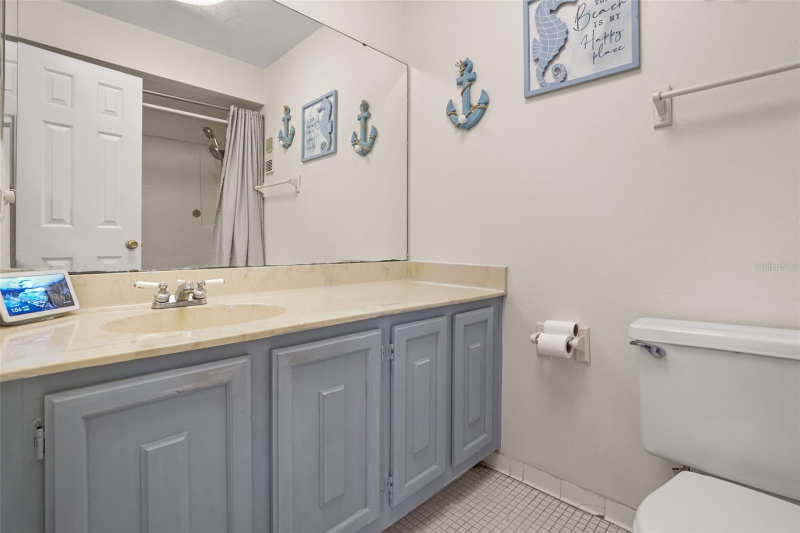 ERROL OAKS CONDO 01 - Residential