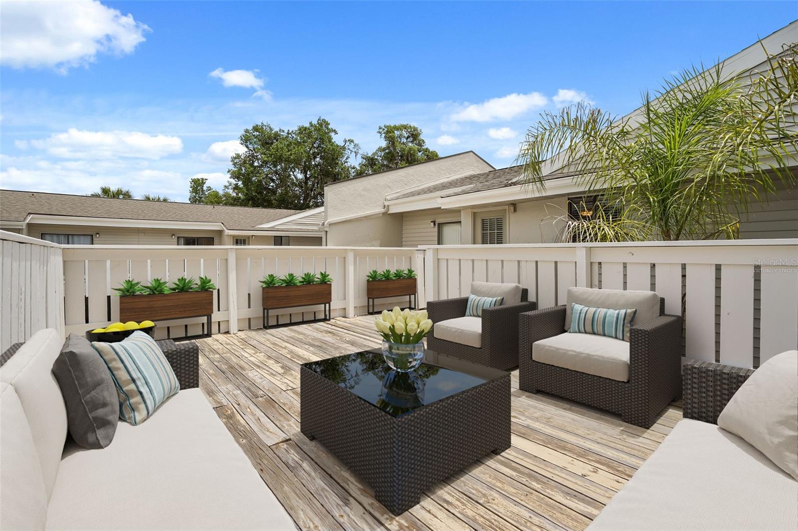 ERROL OAKS CONDO 01 - Residential