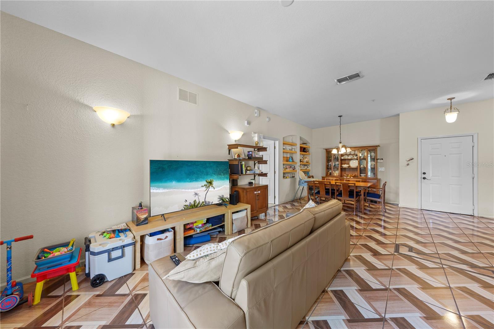 FLORA RIDGE CONDO PH 9 BLDG 9 - Residential