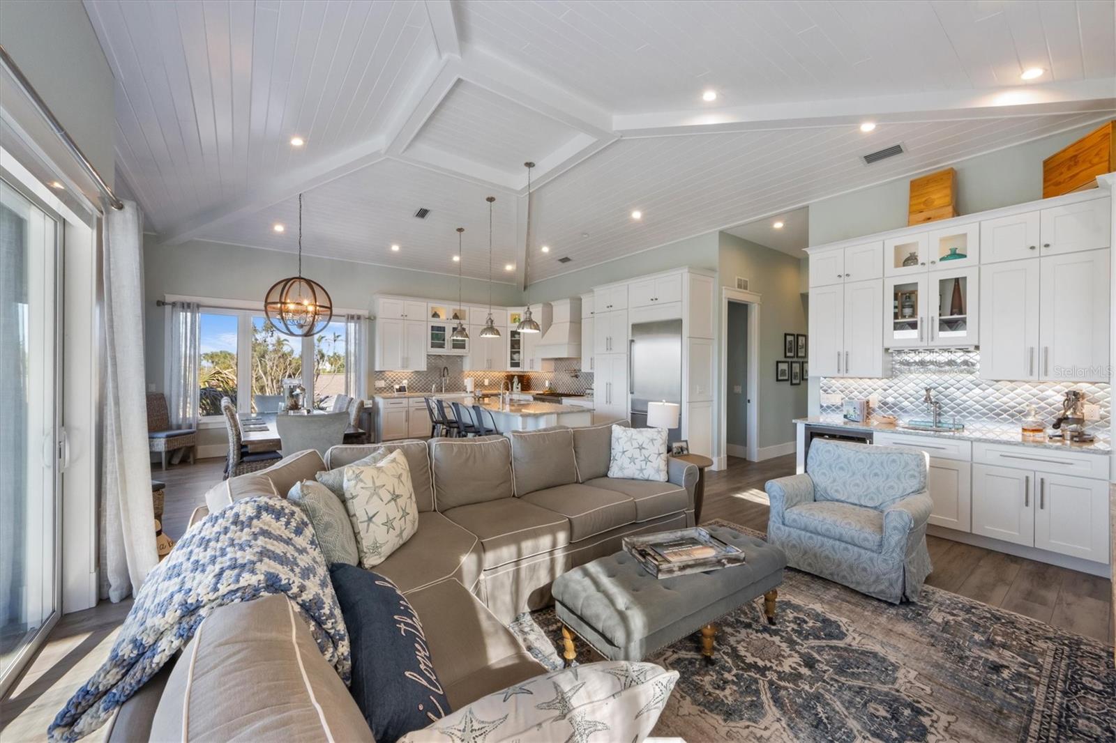 ANNA MARIA BEACH - Residential