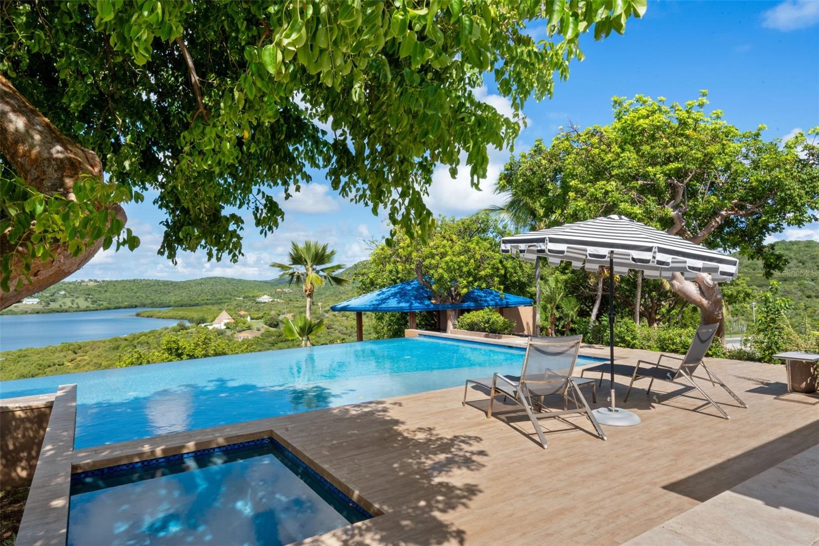 BARRIO FRAILES - Residential
