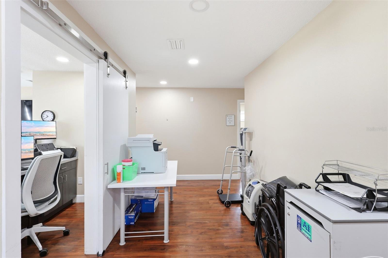 ROGERS DELAND - Commercial Sale
