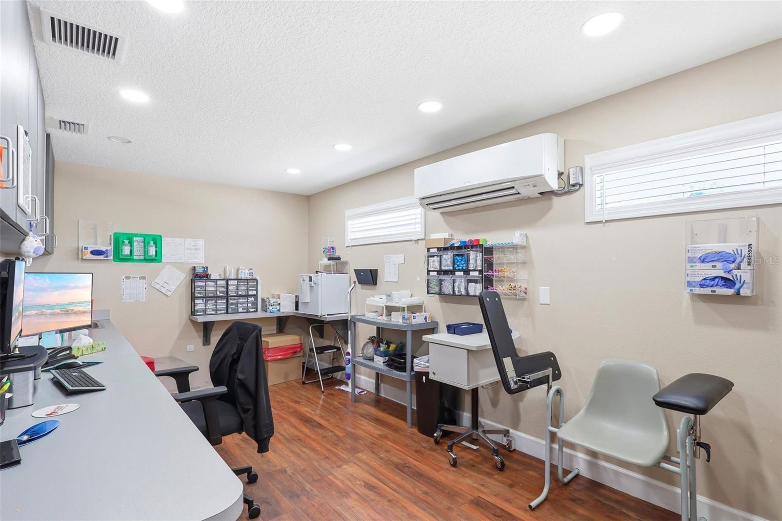 ROGERS DELAND - Commercial Sale