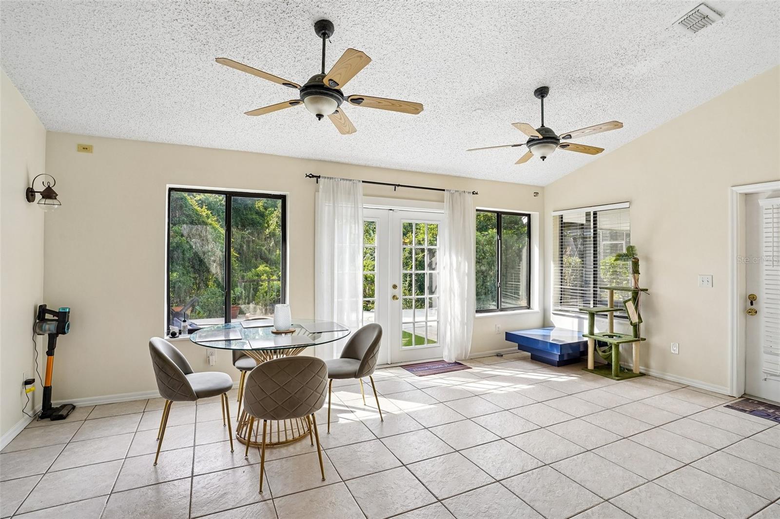 WOODLAND TERRACE AT COUNTRY CREEK - Residential