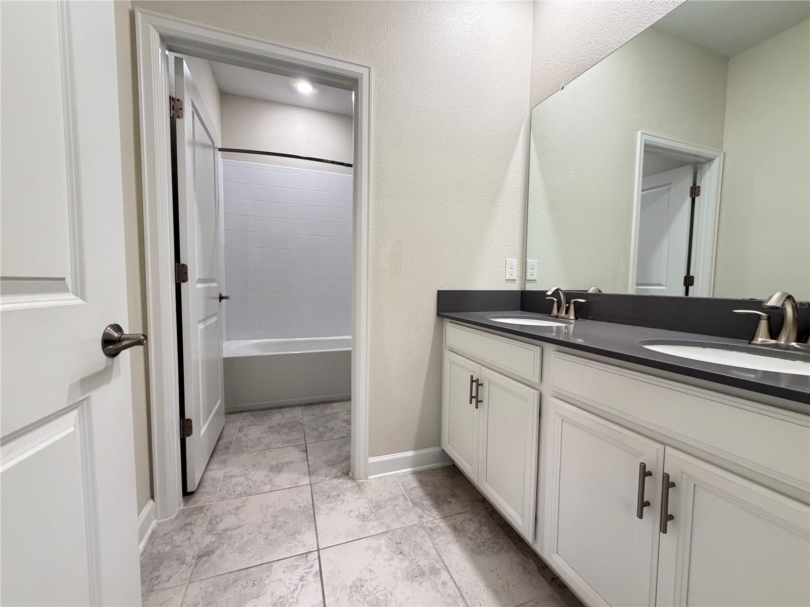 HANOVER LAKES PH 3 - Residential Lease