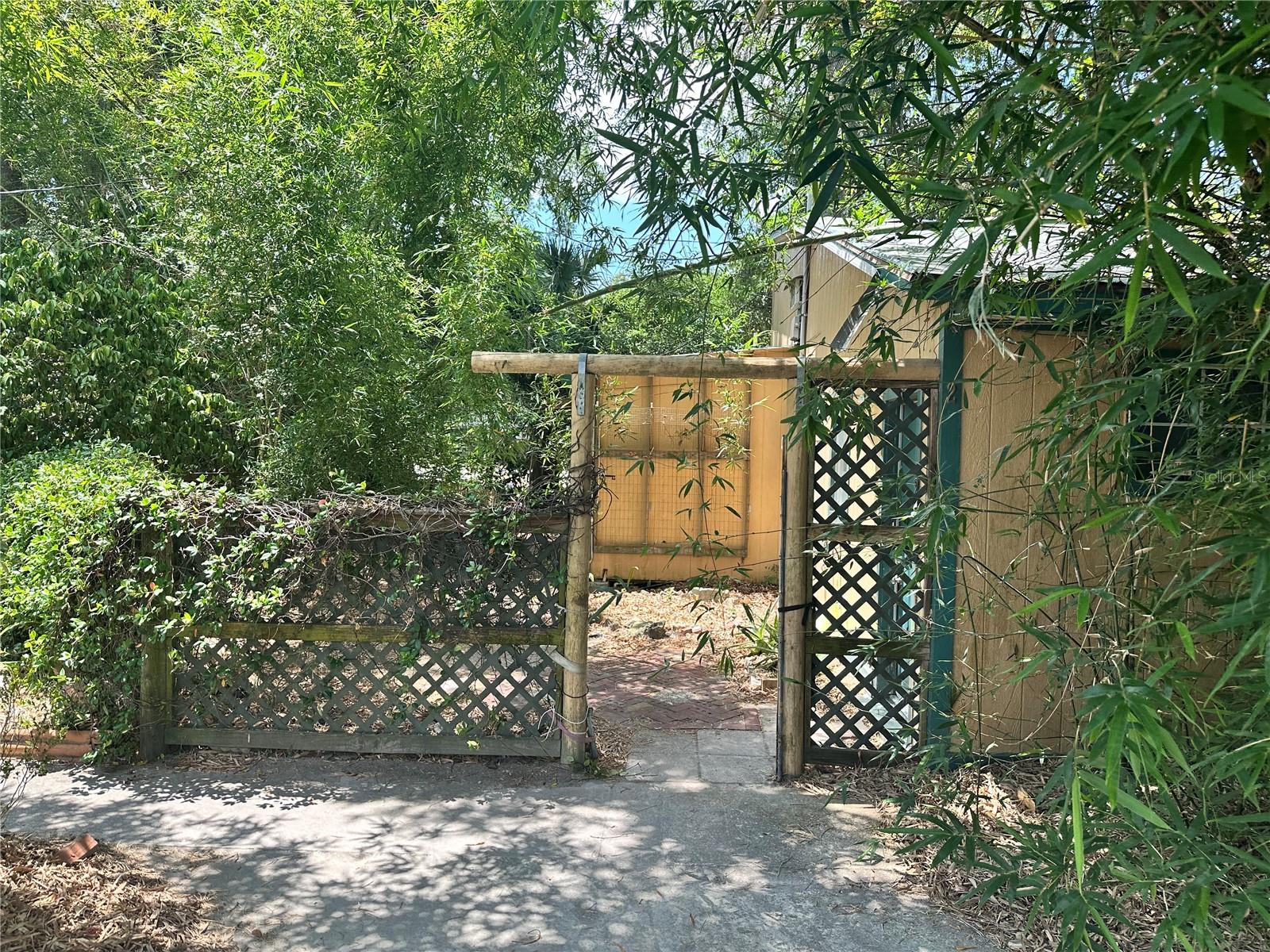 OAK PARK - Commercial Sale