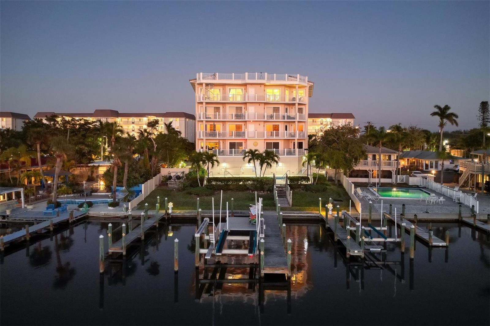 THE SEA BREEZE - Residential