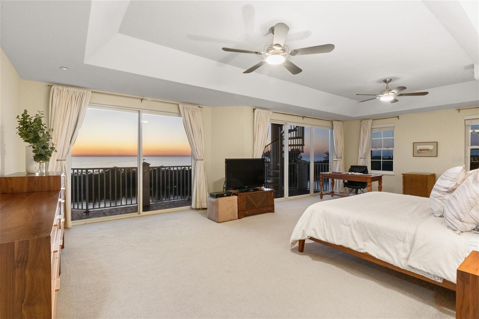THE SEA BREEZE - Residential