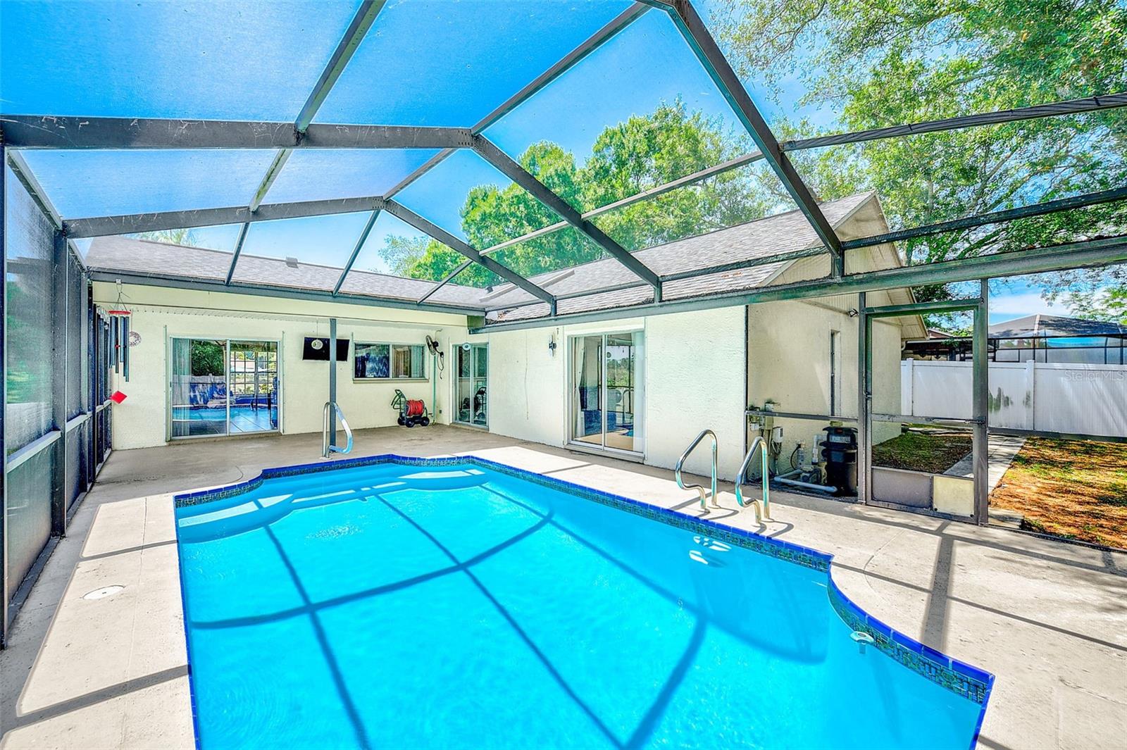 BECKETT BAY - Residential