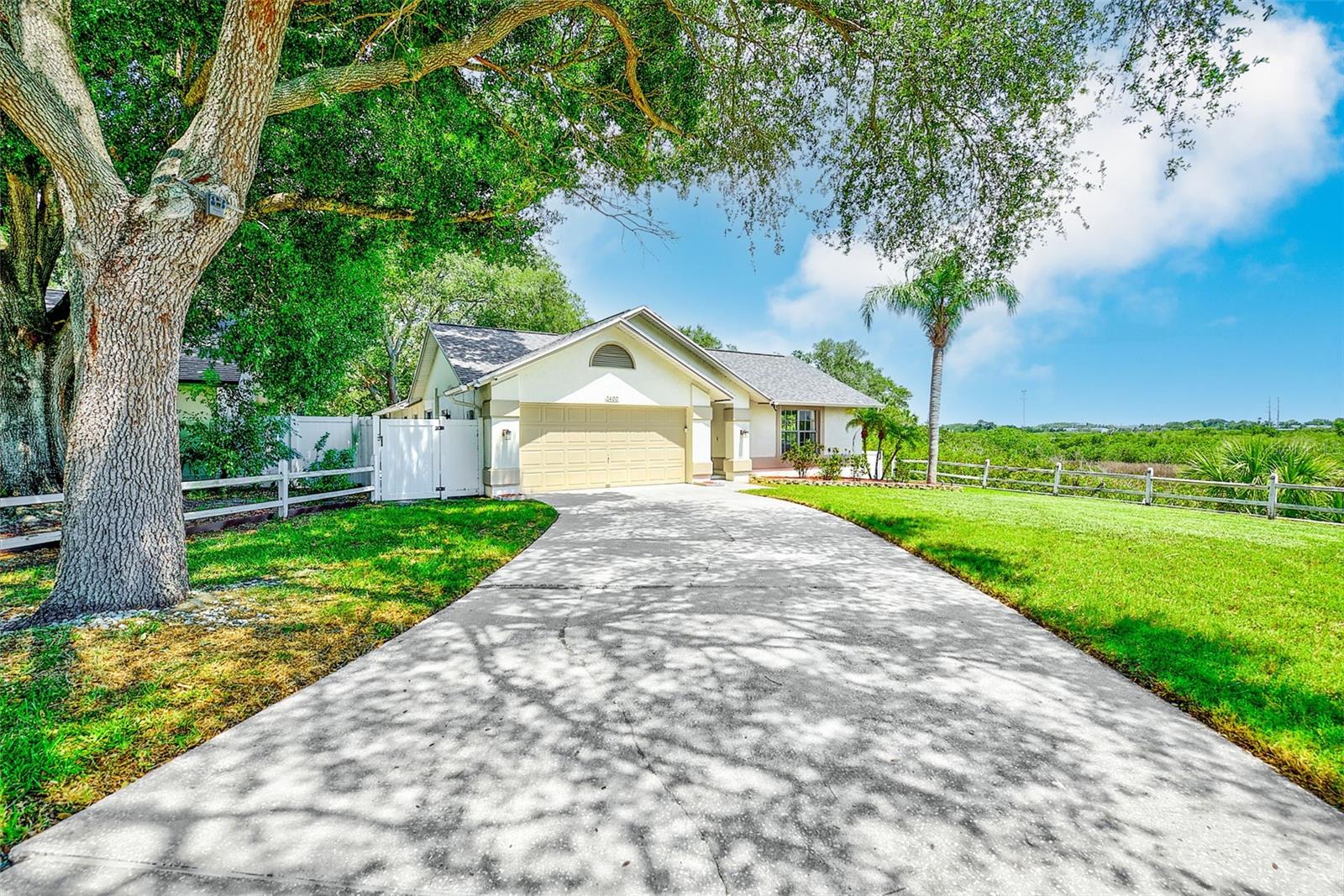 BECKETT BAY - Residential