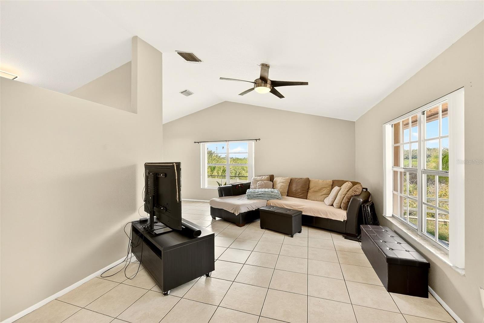 BECKETT BAY - Residential