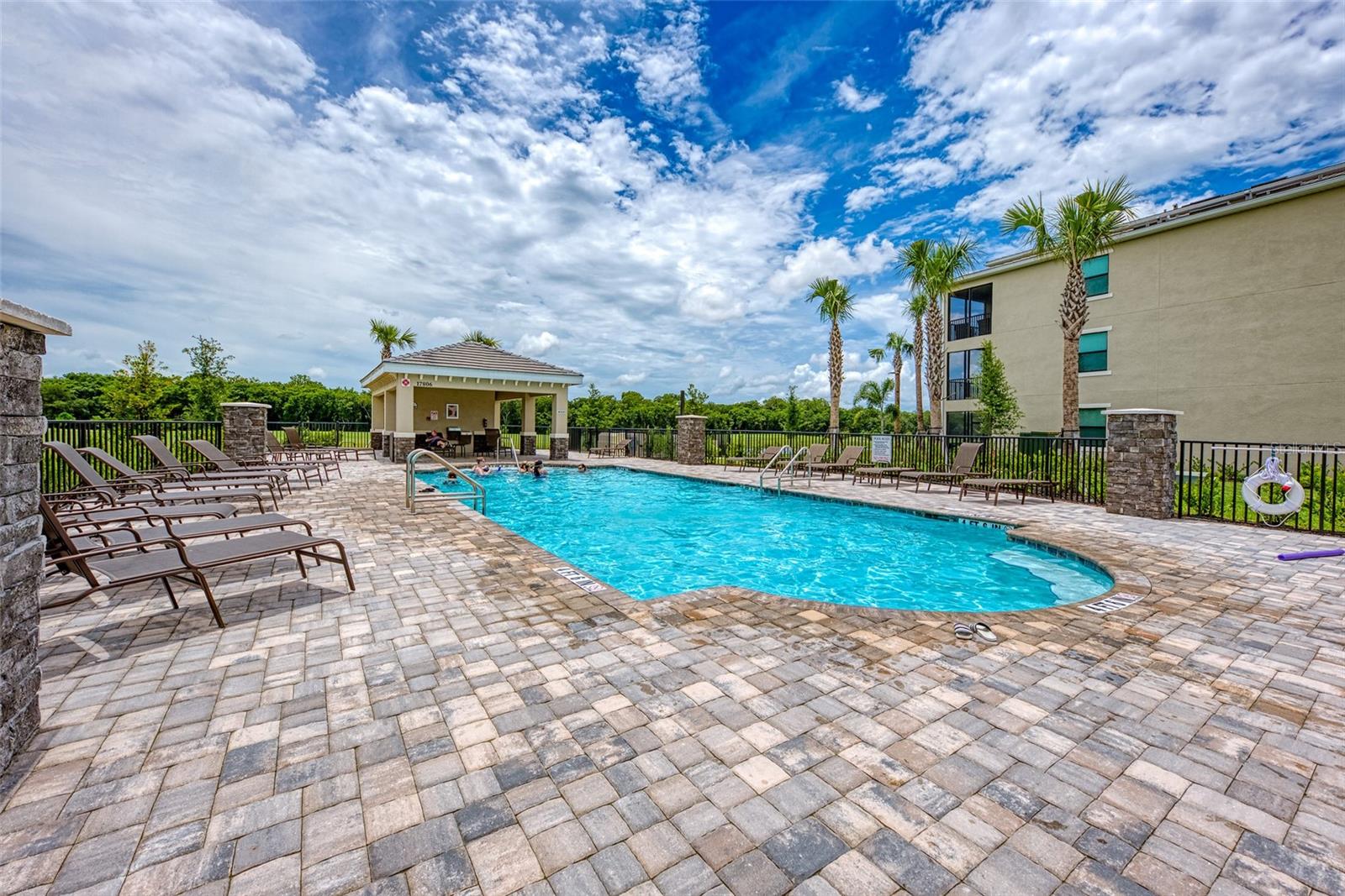 LAKEWOOD NATIONAL - Residential Lease