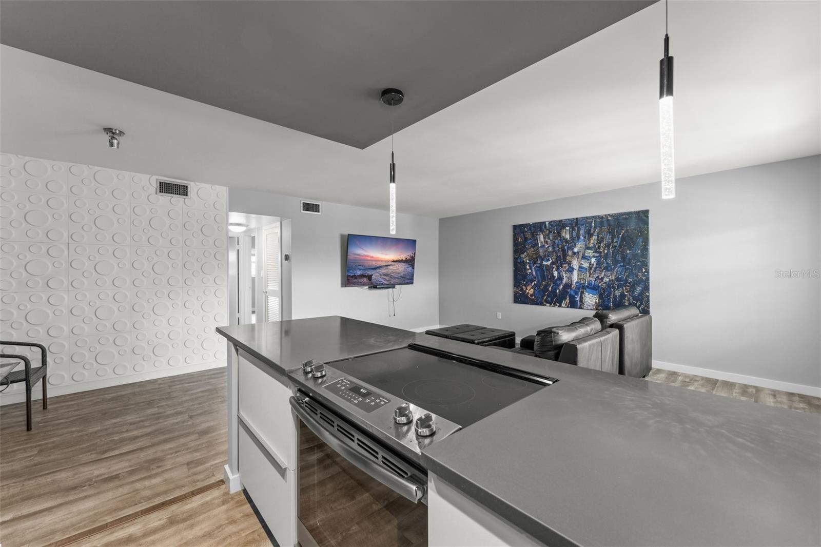 LAKESIDE MANOR APTS CONDO - Residential