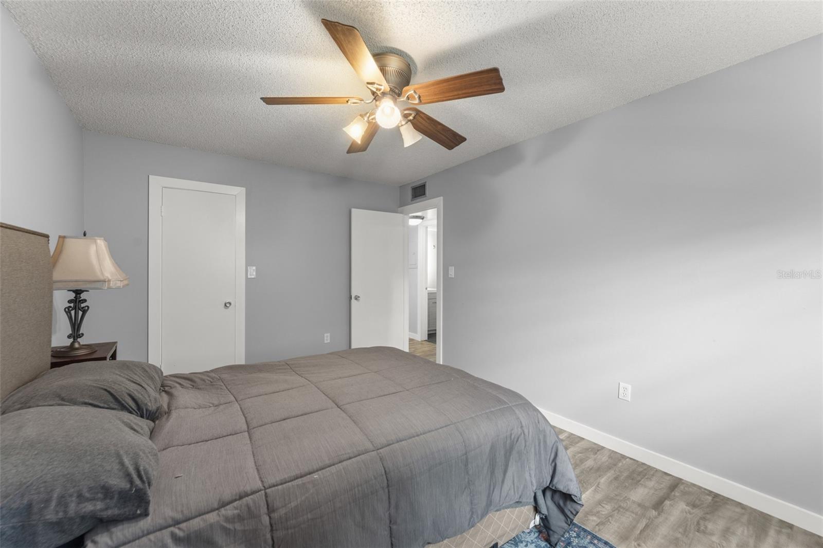 LAKESIDE MANOR APTS CONDO - Residential