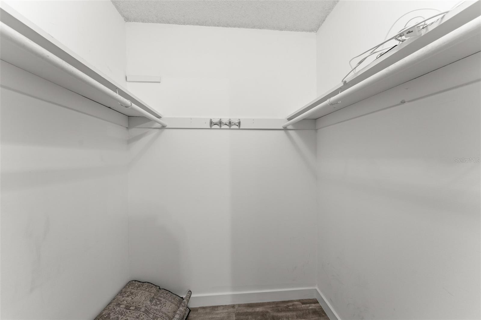 LAKESIDE MANOR APTS CONDO - Residential
