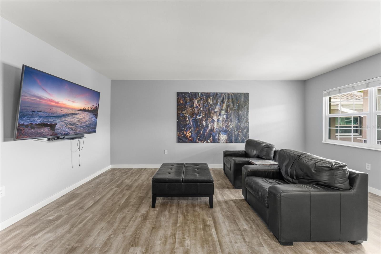 LAKESIDE MANOR APTS CONDO - Residential