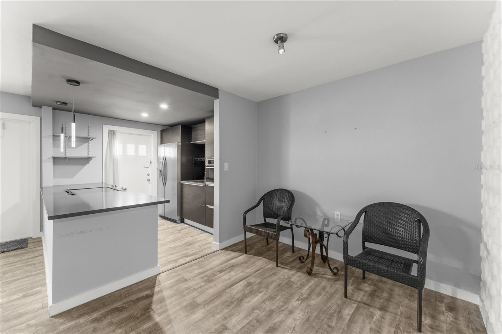 LAKESIDE MANOR APTS CONDO - Residential