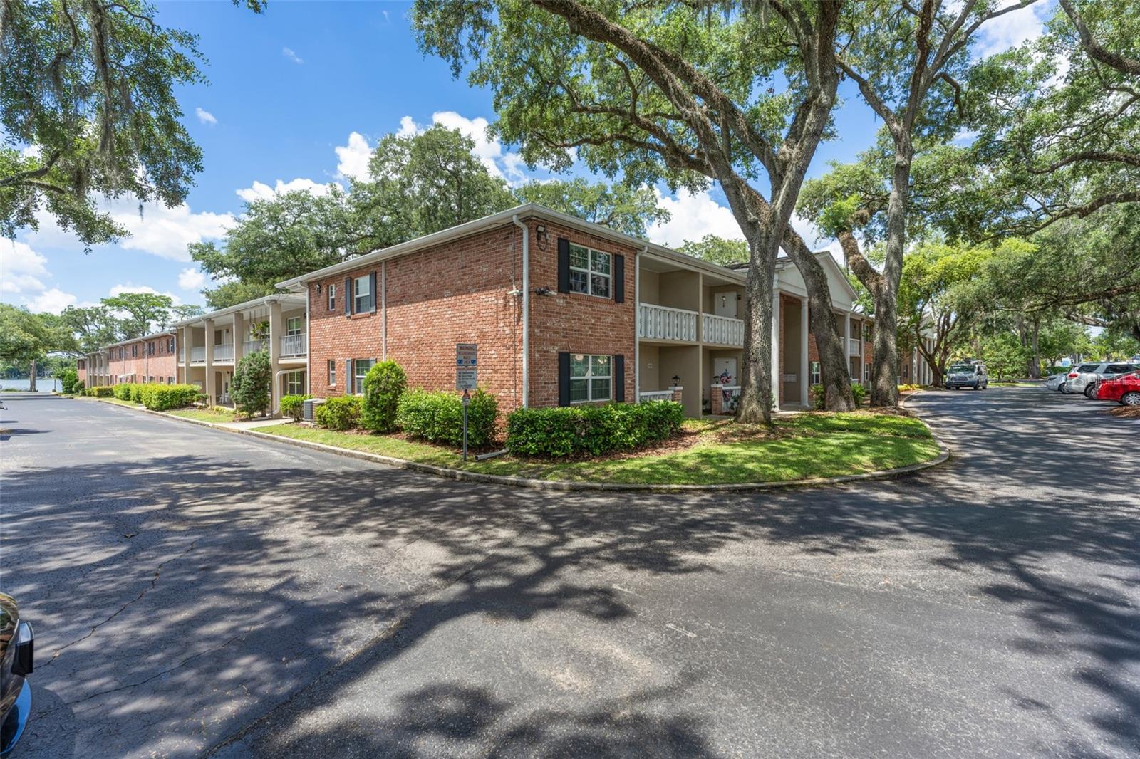 LAKESIDE MANOR APTS CONDO - Residential