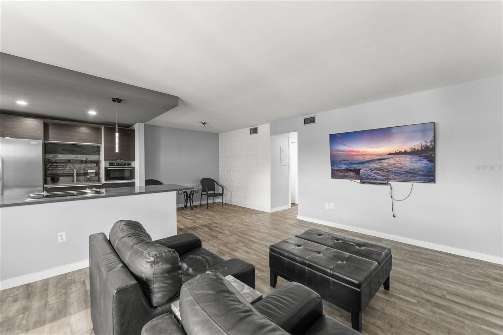LAKESIDE MANOR APTS CONDO - Residential