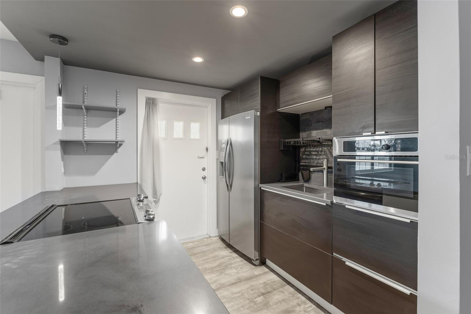 LAKESIDE MANOR APTS CONDO - Residential