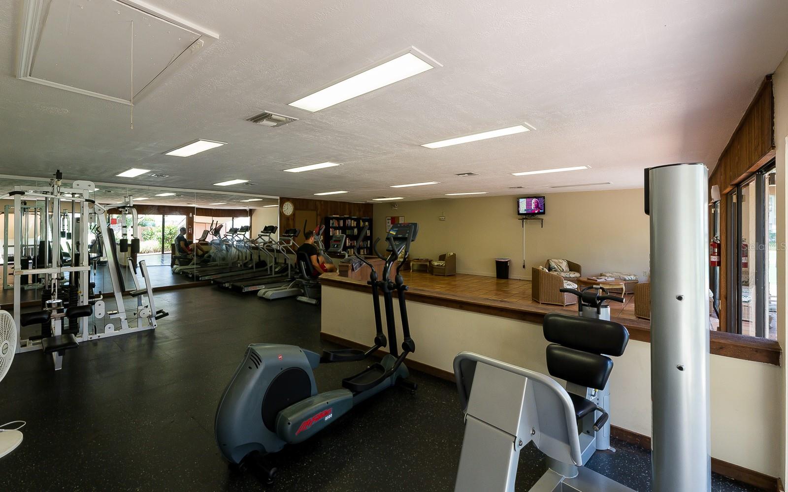 WIMBLEDON PARK CONDO 01 - Residential Lease