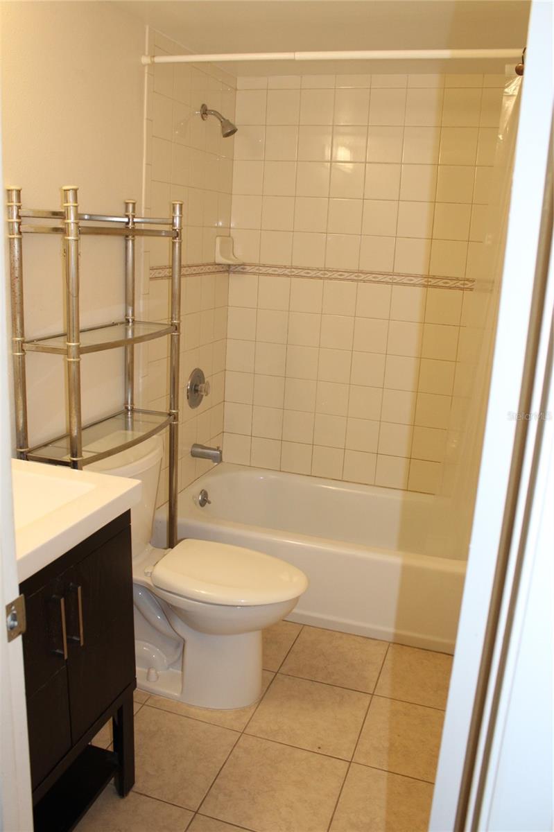 WIMBLEDON PARK CONDO 01 - Residential Lease