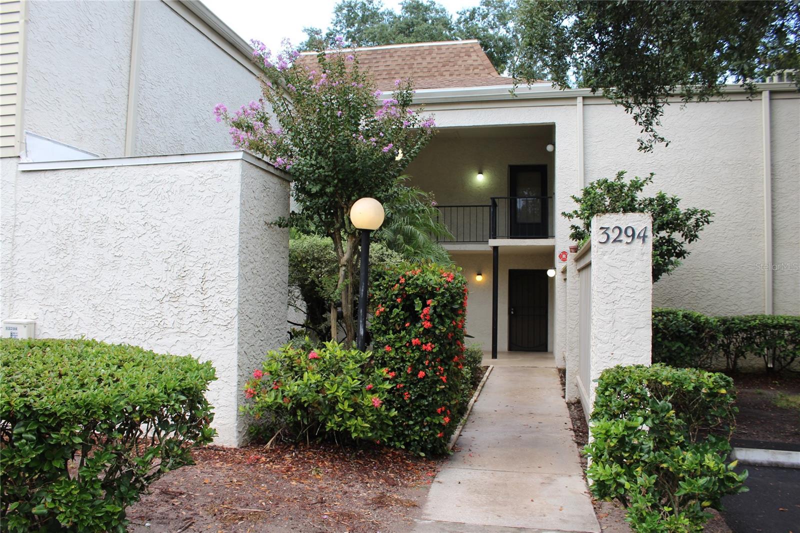 WIMBLEDON PARK CONDO 01 - Residential Lease