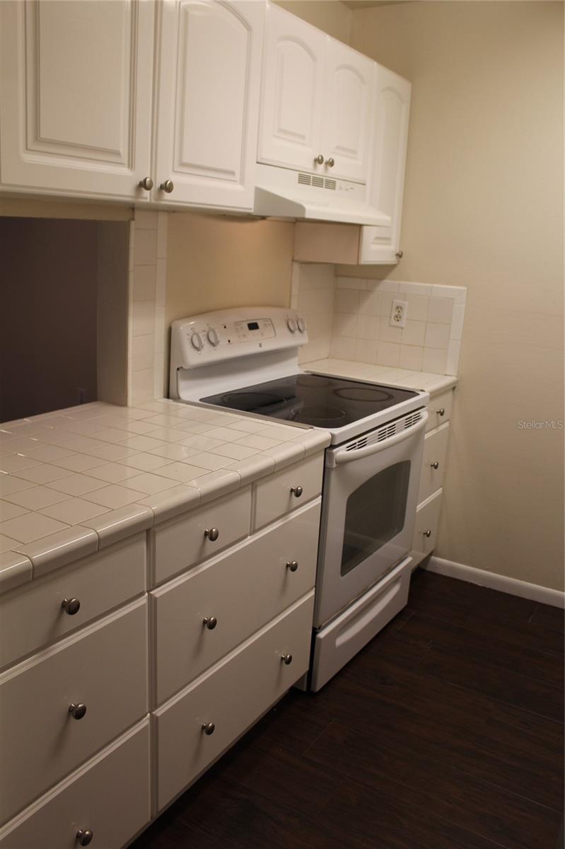 WIMBLEDON PARK CONDO 01 - Residential Lease