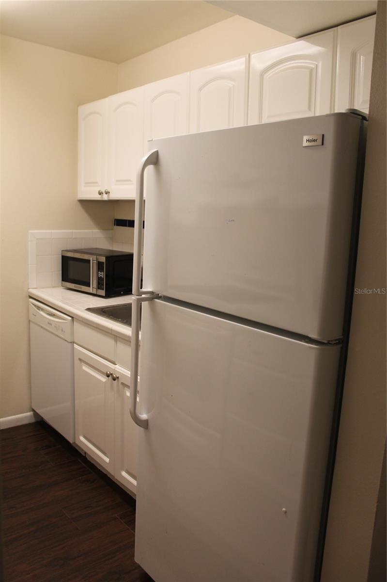 WIMBLEDON PARK CONDO 01 - Residential Lease
