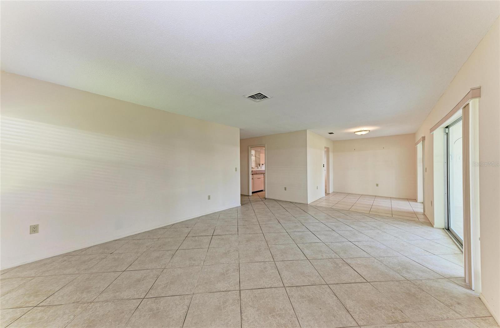 VILLAGE GREEN OF BRADENTON SEC 5 - Residential