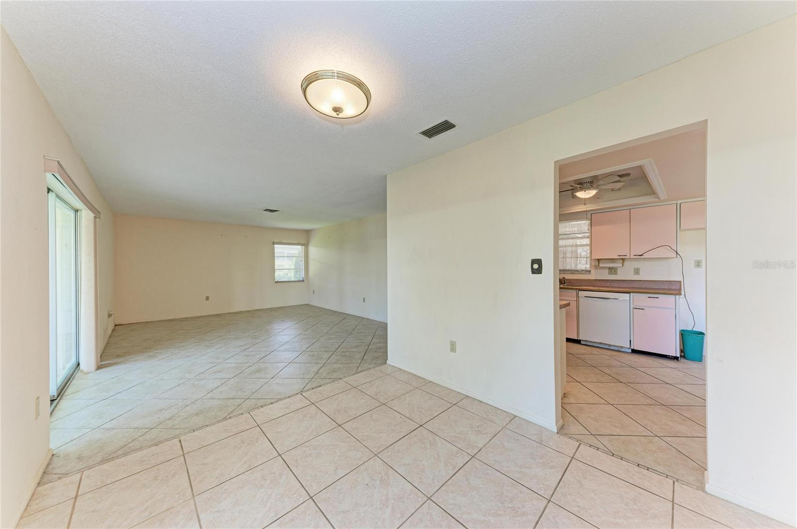 VILLAGE GREEN OF BRADENTON SEC 5 - Residential