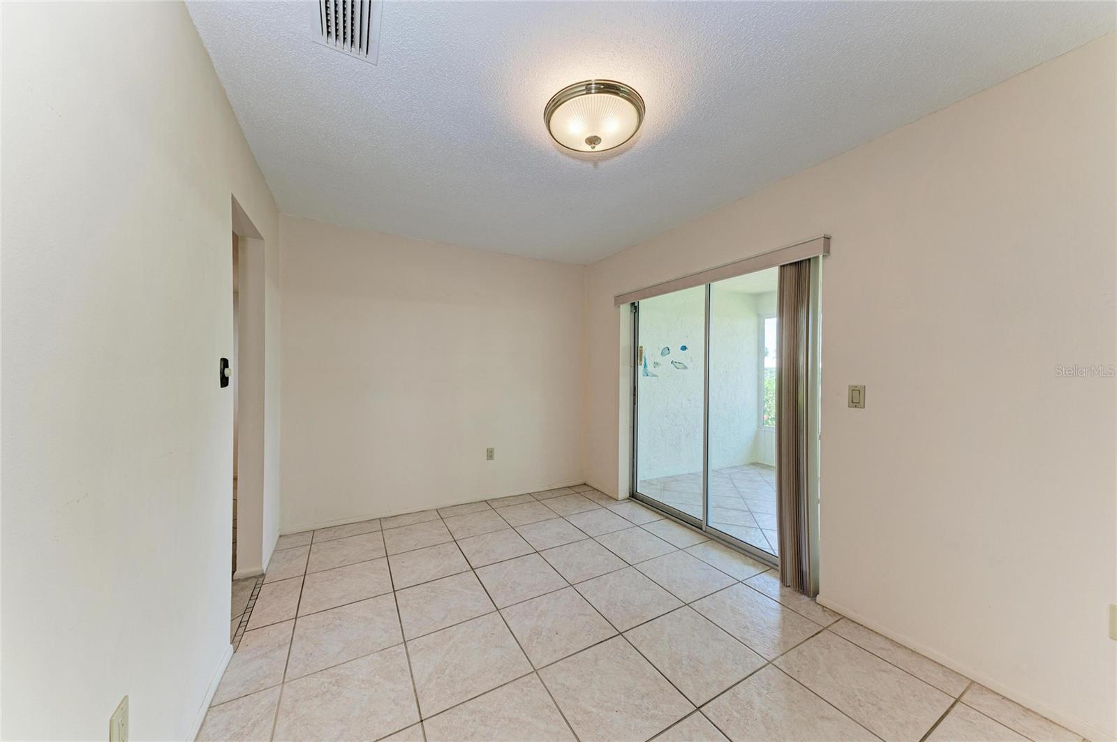 VILLAGE GREEN OF BRADENTON SEC 5 - Residential