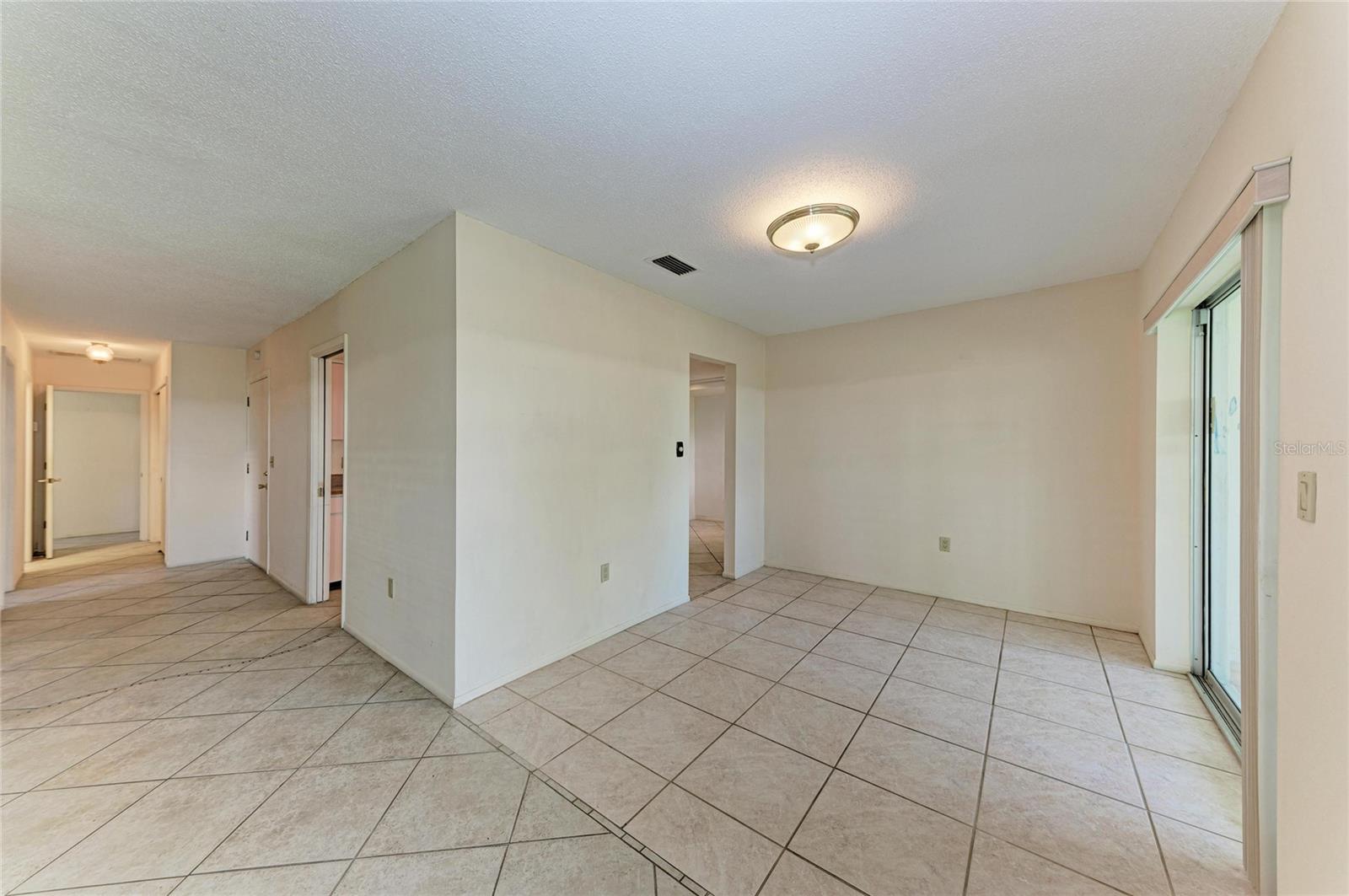 VILLAGE GREEN OF BRADENTON SEC 5 - Residential