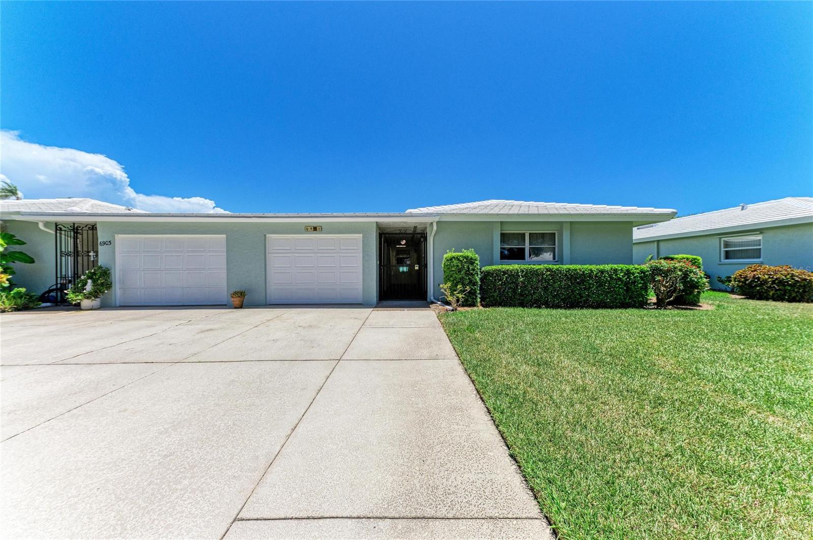 VILLAGE GREEN OF BRADENTON SEC 5 - Residential