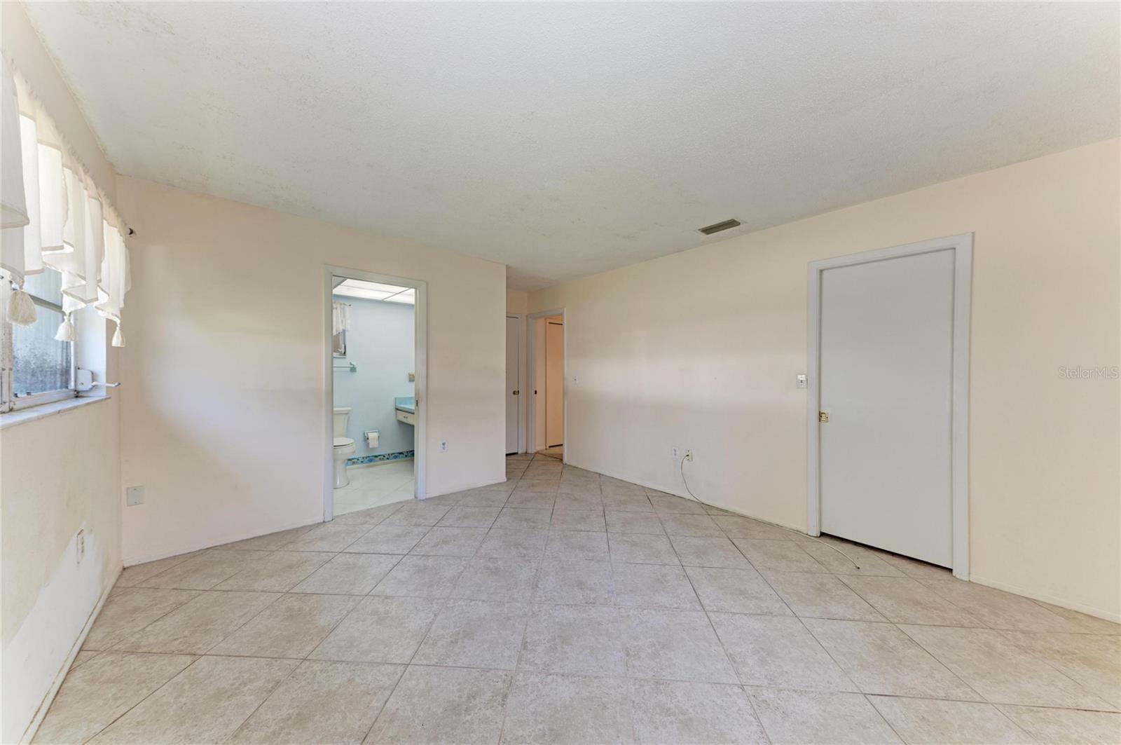 VILLAGE GREEN OF BRADENTON SEC 5 - Residential