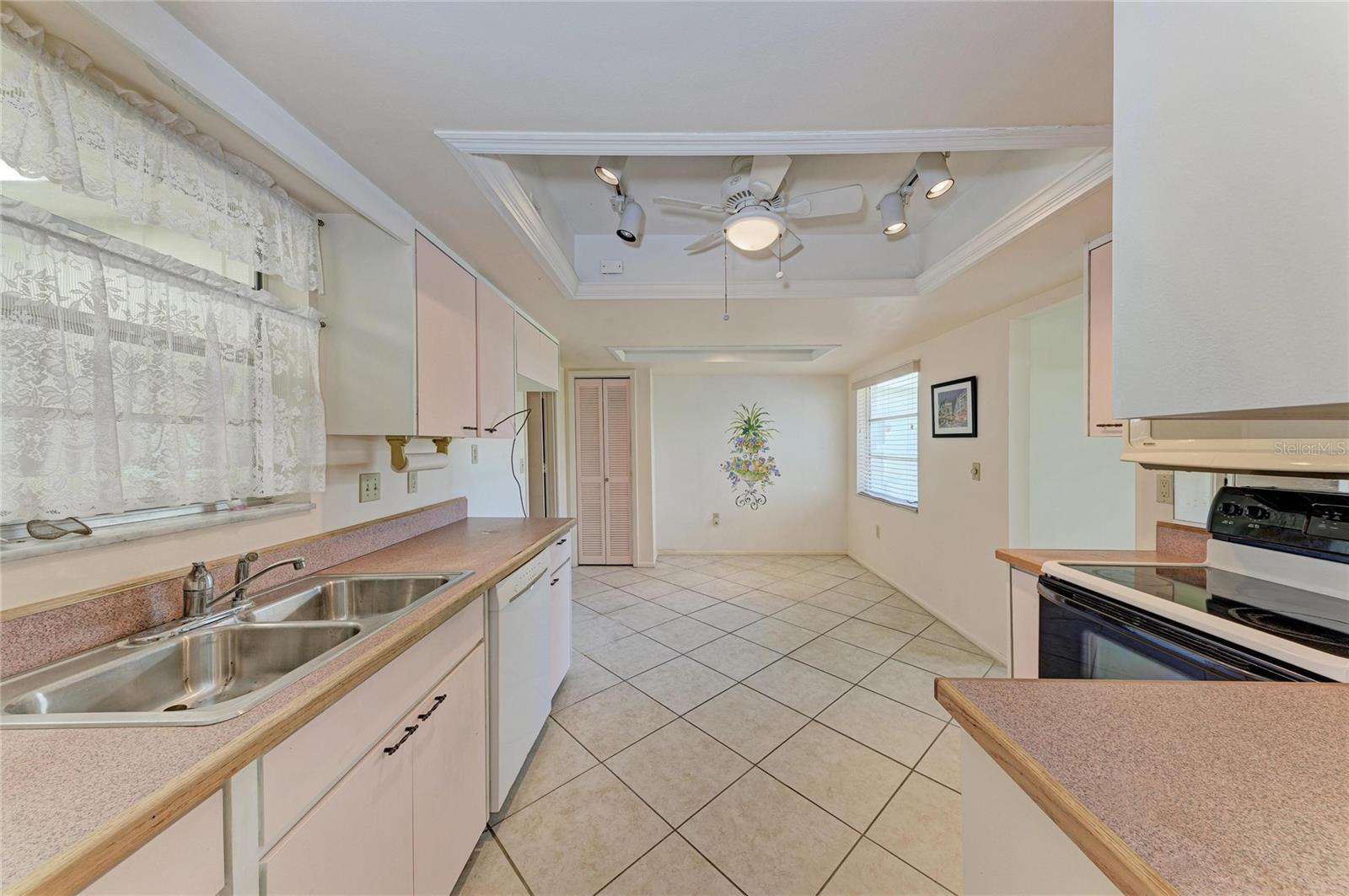 VILLAGE GREEN OF BRADENTON SEC 5 - Residential