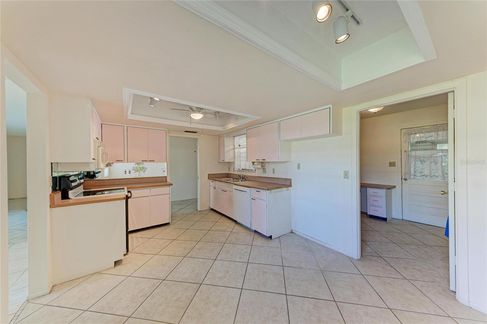 VILLAGE GREEN OF BRADENTON SEC 5 - Residential