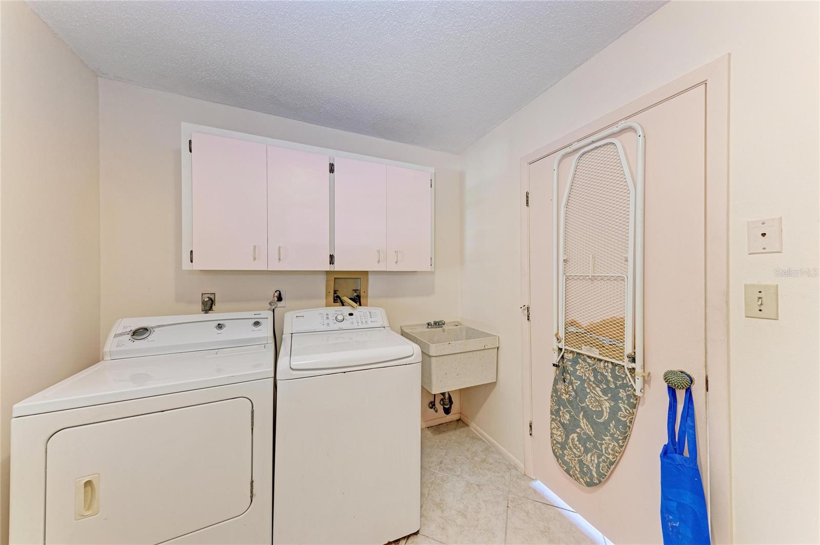 VILLAGE GREEN OF BRADENTON SEC 5 - Residential