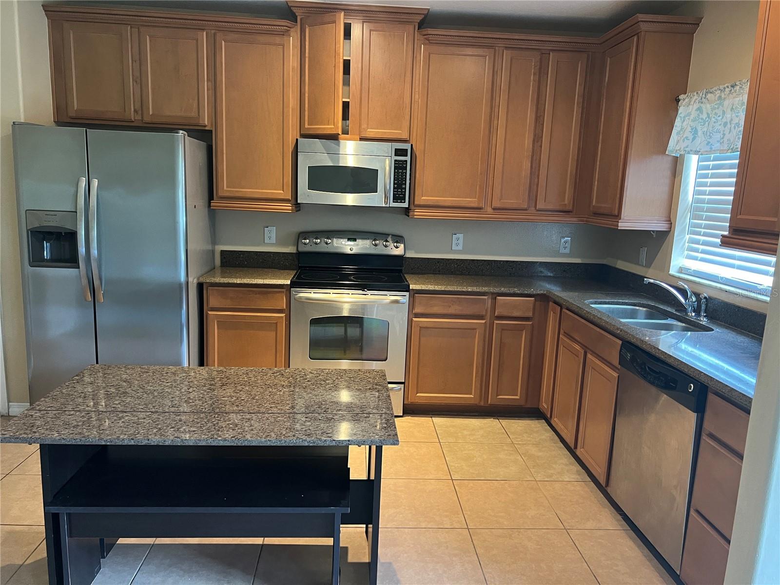 CROWNTREE LAKES 02 & 03 - Residential Lease