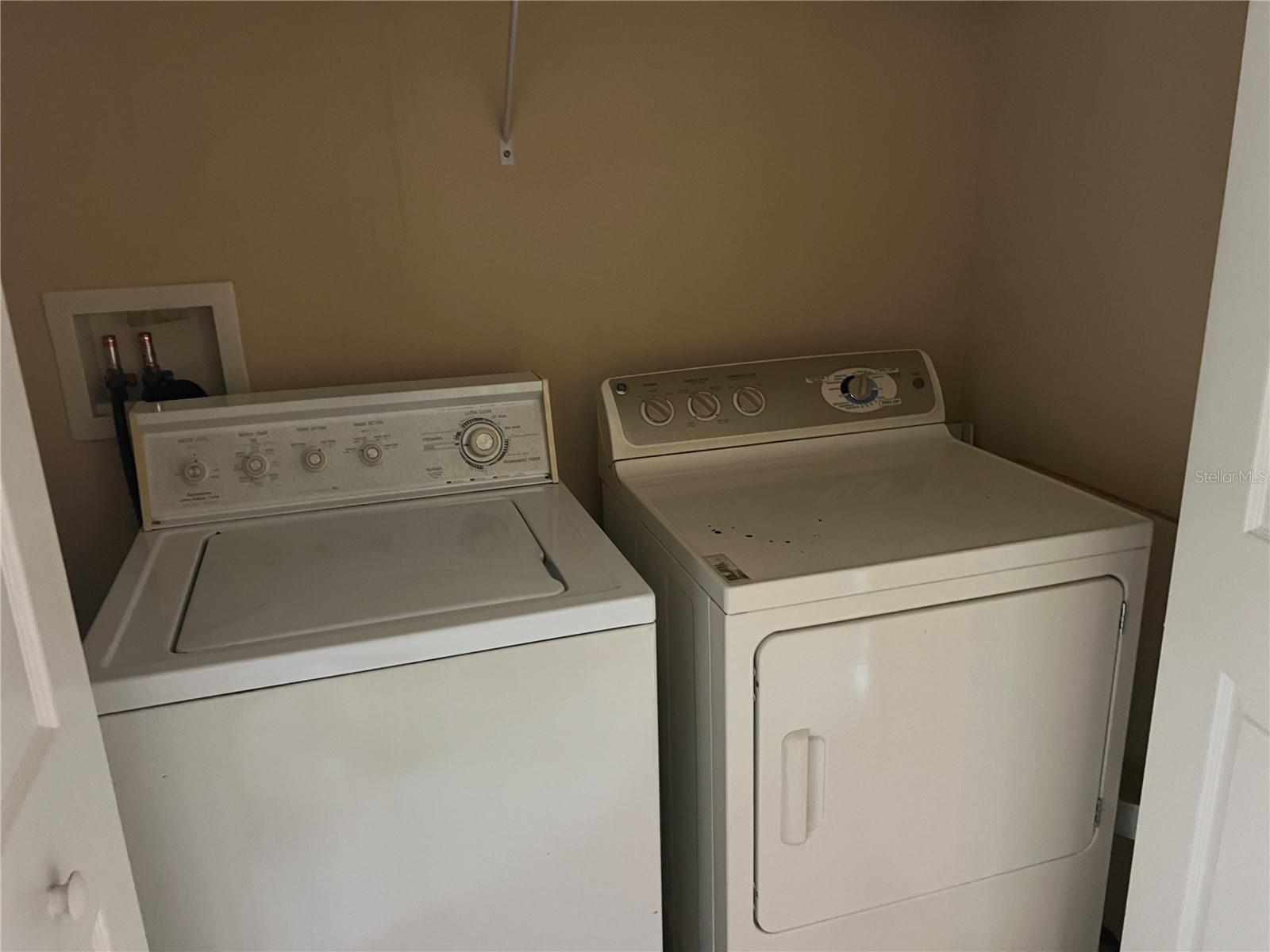 CROWNTREE LAKES 02 & 03 - Residential Lease