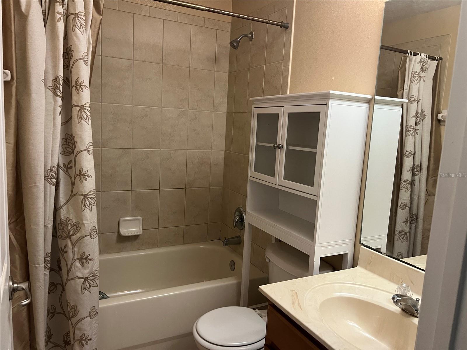 CROWNTREE LAKES 02 & 03 - Residential Lease