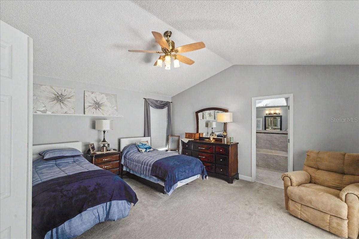 CARRIAGE CREEK AT BREAKAWAY TRAILS - Residential