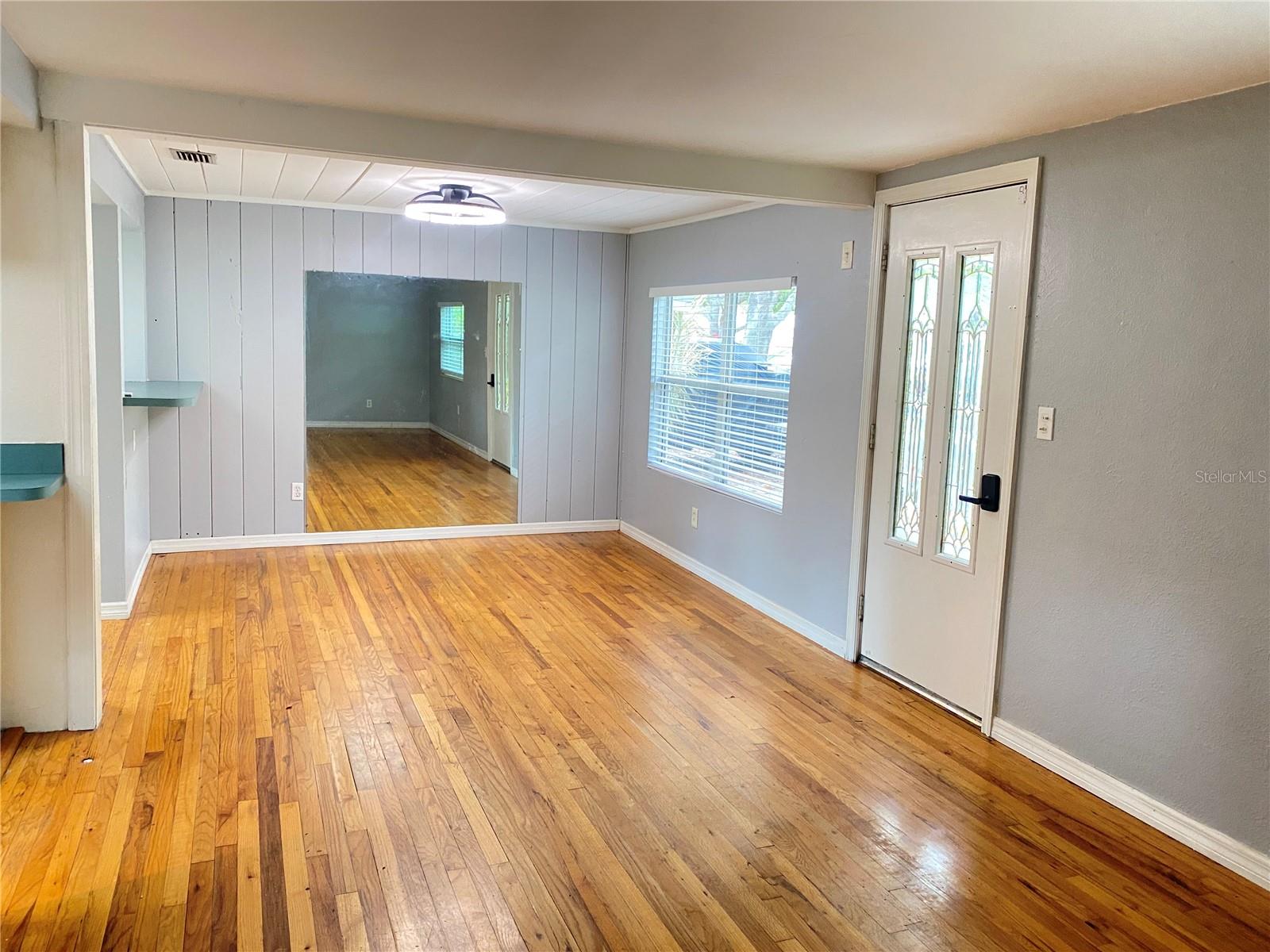 HOELDTKE GROVE SUB - Residential Lease