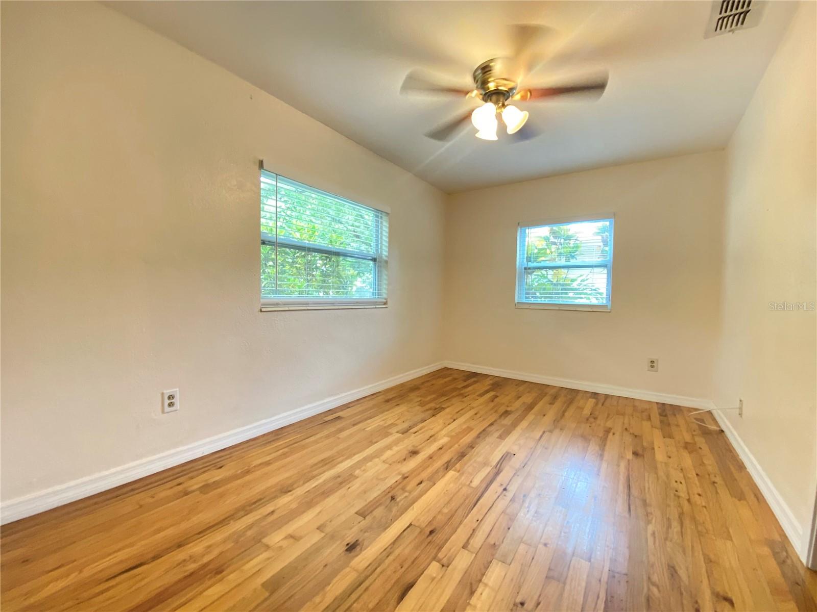 HOELDTKE GROVE SUB - Residential Lease