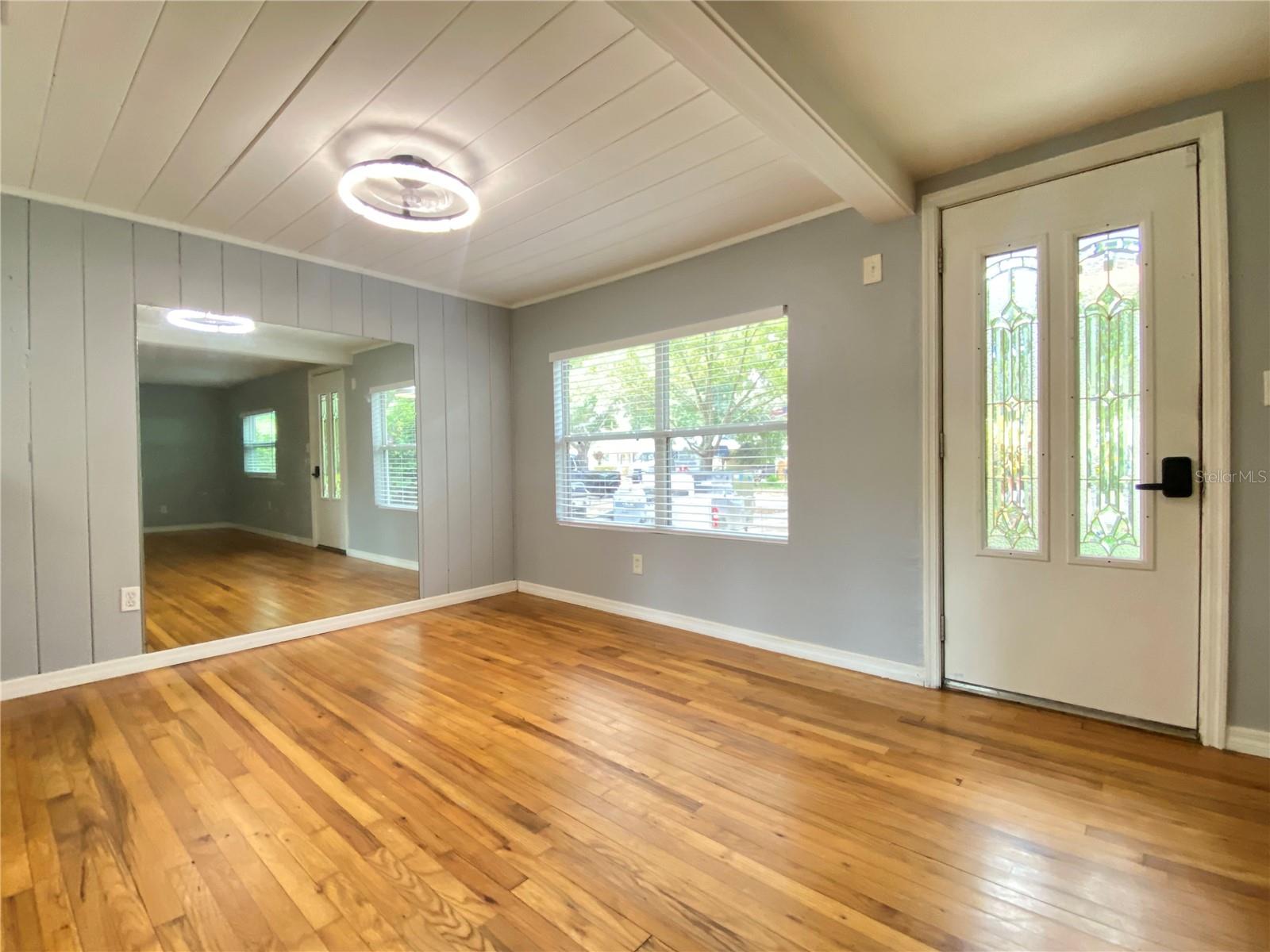 HOELDTKE GROVE SUB - Residential Lease