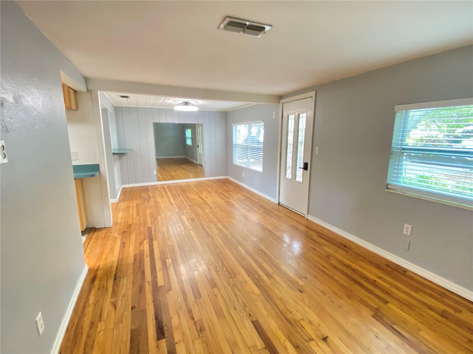 HOELDTKE GROVE SUB - Residential Lease