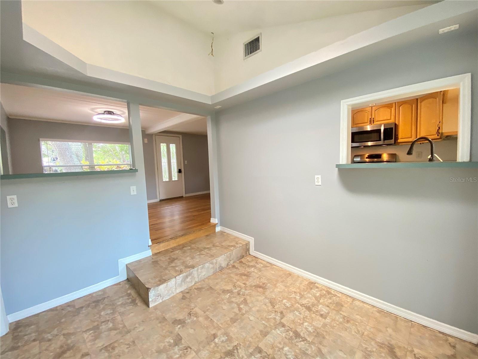 HOELDTKE GROVE SUB - Residential Lease