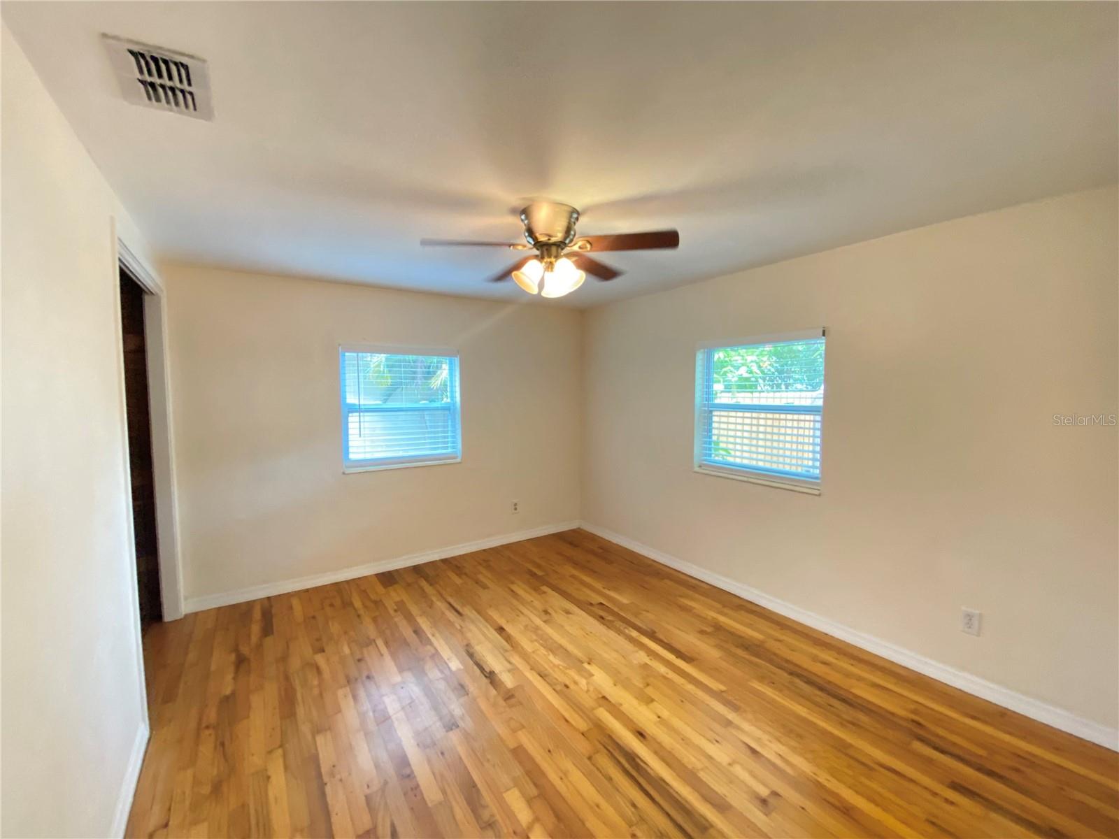 HOELDTKE GROVE SUB - Residential Lease