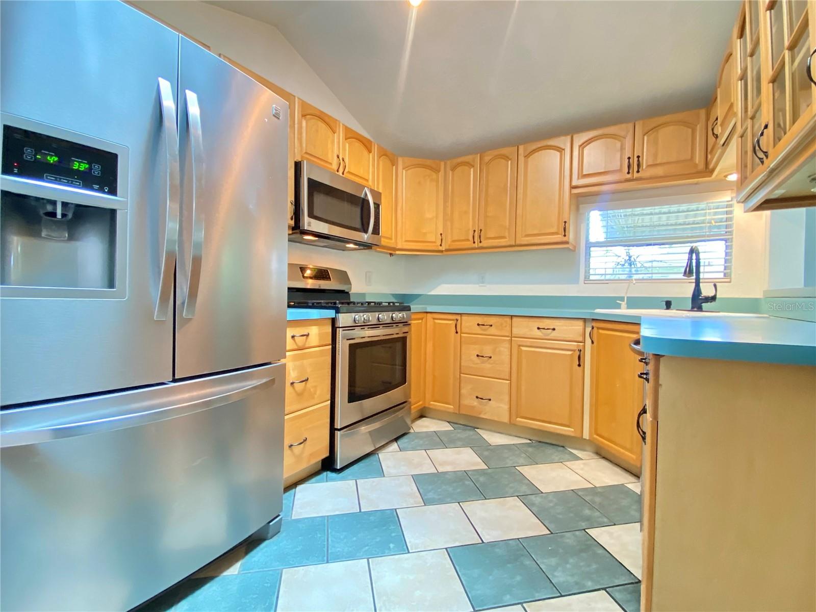 HOELDTKE GROVE SUB - Residential Lease